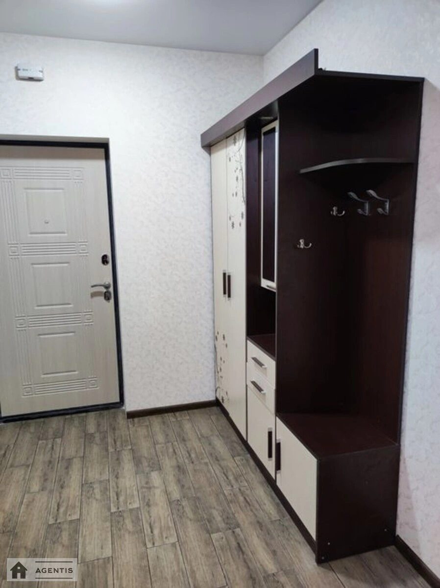 Здам квартиру 1 кімната, 28 m², 3 пов./11 поверхів. 127, Камянська вул. (Дніпродзержинська), Київ. 