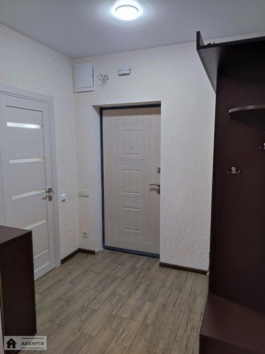 Здам квартиру 1 кімната, 28 m², 3 пов./11 поверхів. 127, Камянська вул. (Дніпродзержинська), Київ. 