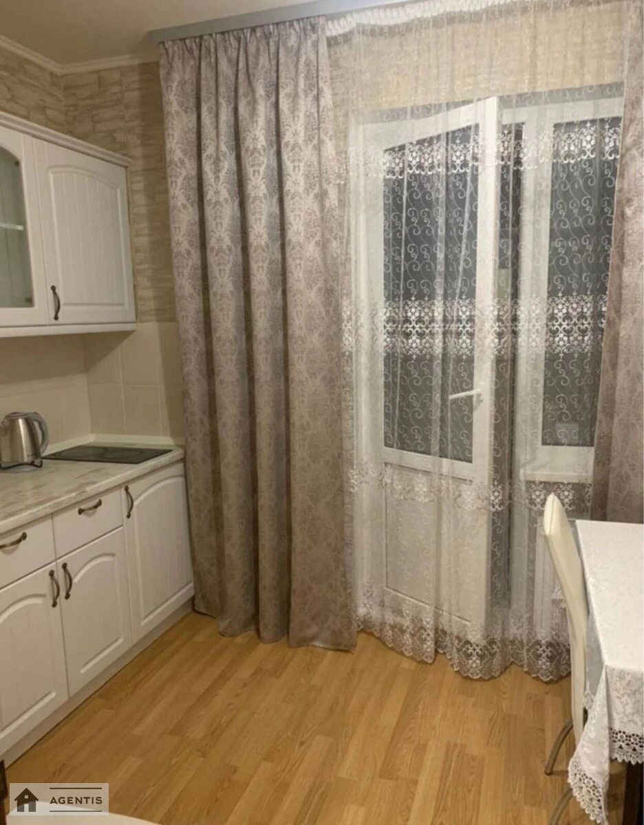 Сдам квартиру 1 комната, 40 m², 20 эт./25 этажей. 3, Софії Русової вул., Киев. 