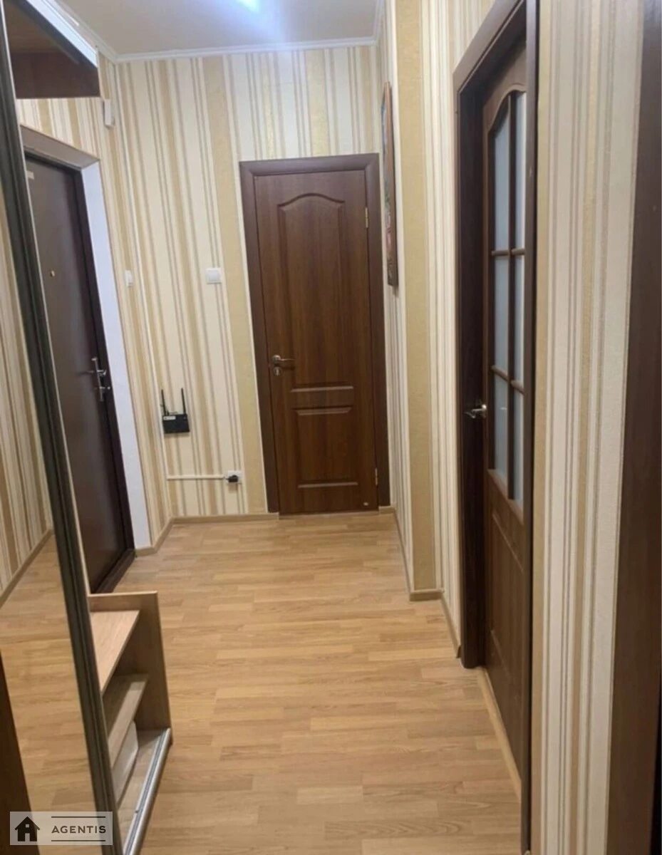 Здам квартиру 1 кімната, 40 m², 20 пов./25 поверхів. 3, Софії Русової вул., Київ. 