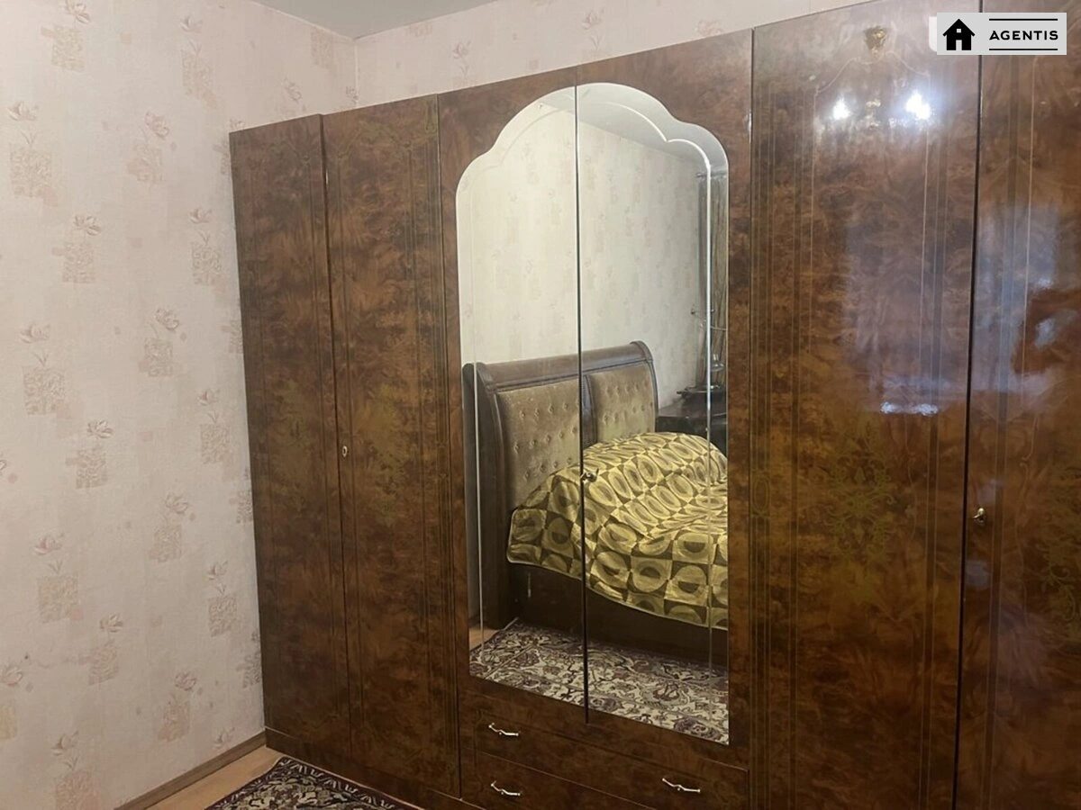 Сдам квартиру 2 комнаты, 76 m², 2 эт./15 этажей. 83, Юлії Здановської вул. (Михайла Ломоносова), Киев. 