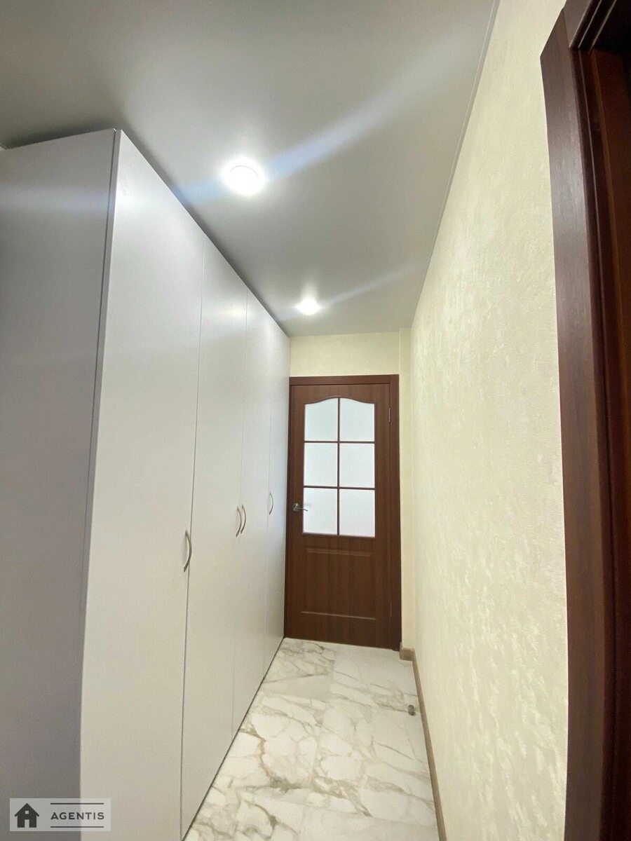 Здам квартиру 2 кімнати, 45 m², 5 пов./16 поверхів. Чистяківська, Київ. 