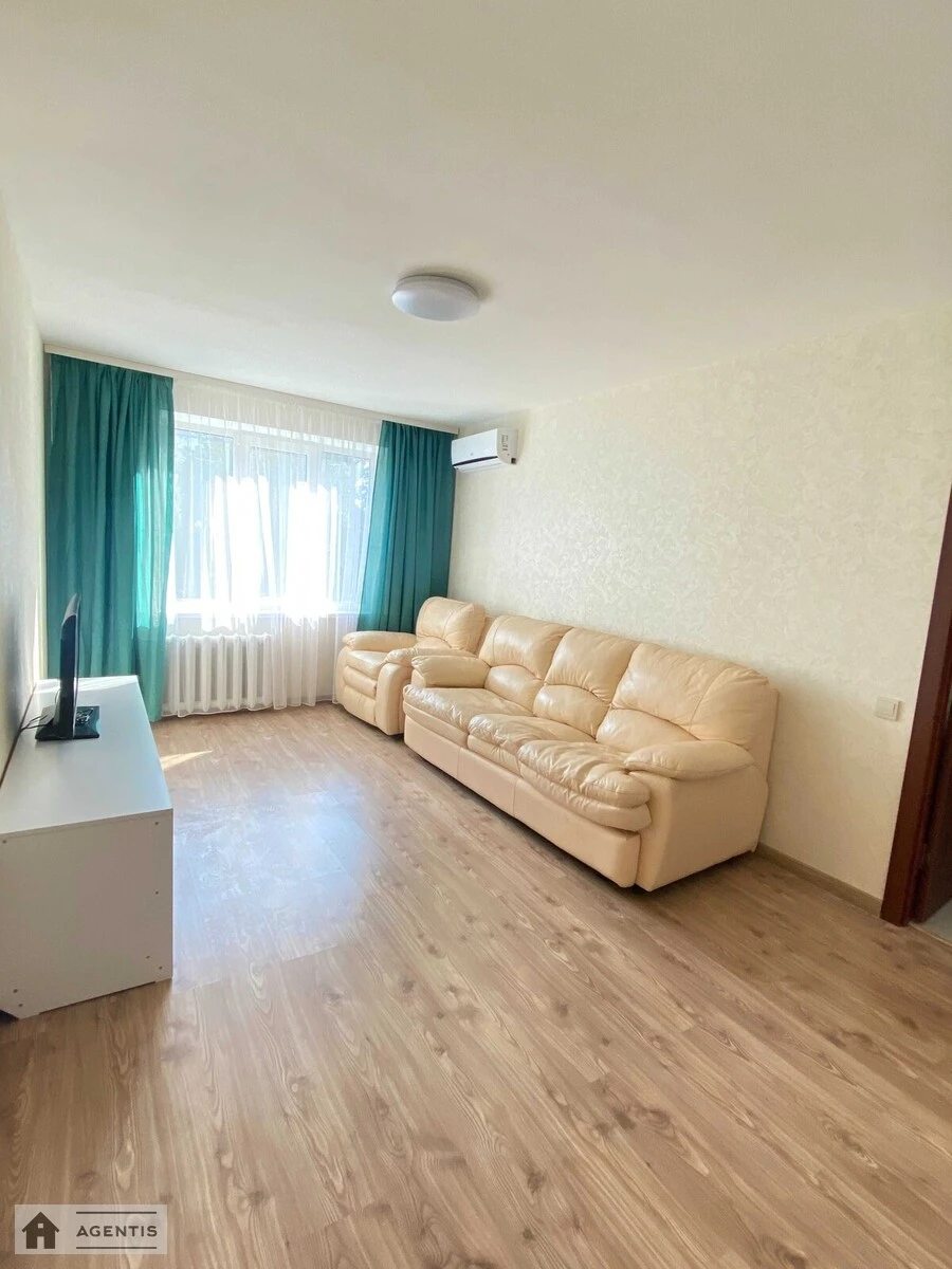 Здам квартиру 2 кімнати, 45 m², 5 пов./16 поверхів. Чистяківська, Київ. 