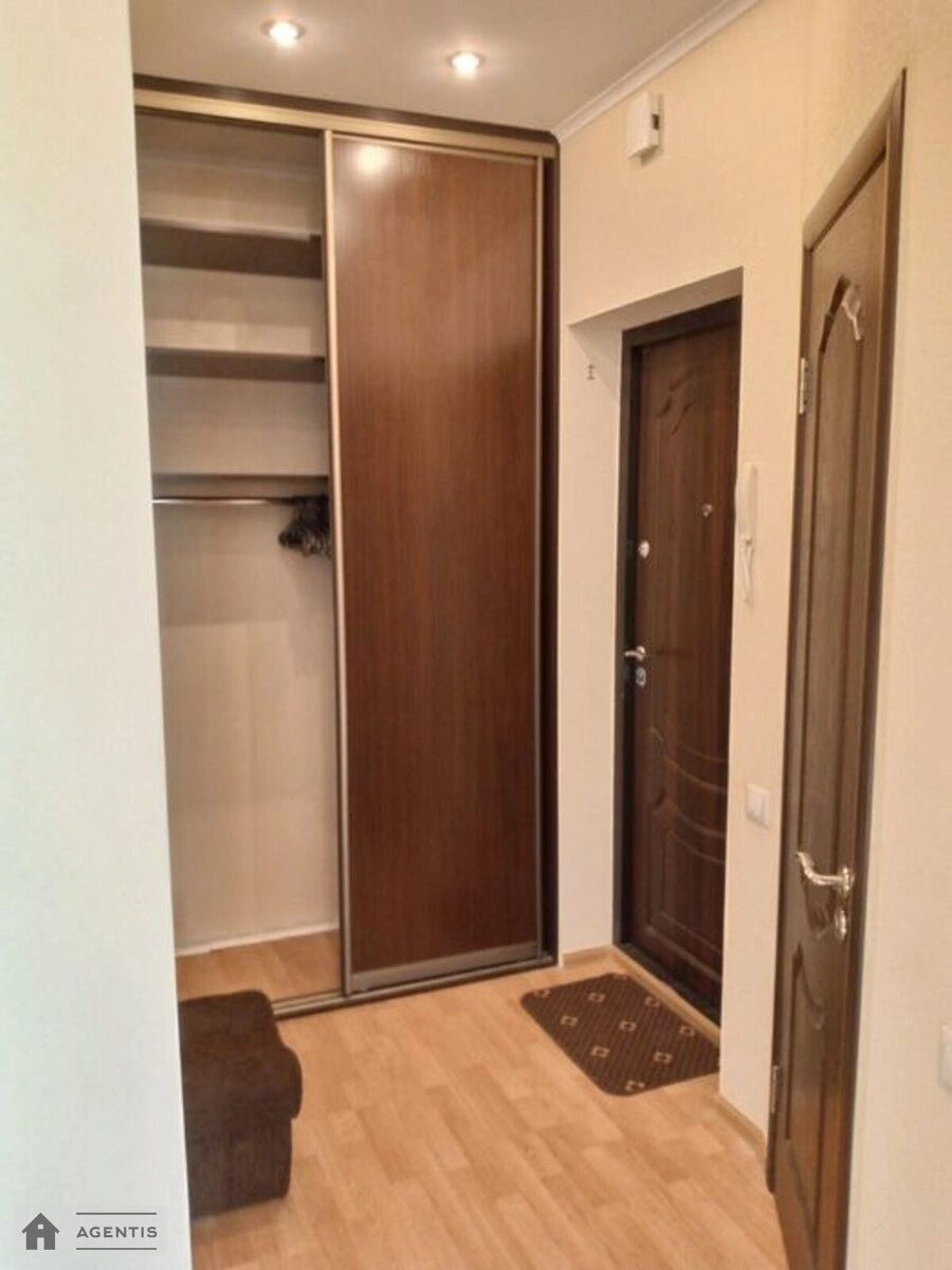 Apartment for rent 1 room, 27 m², 31st fl./32 floors. Svyatoshynskyy rayon, Kyiv. 