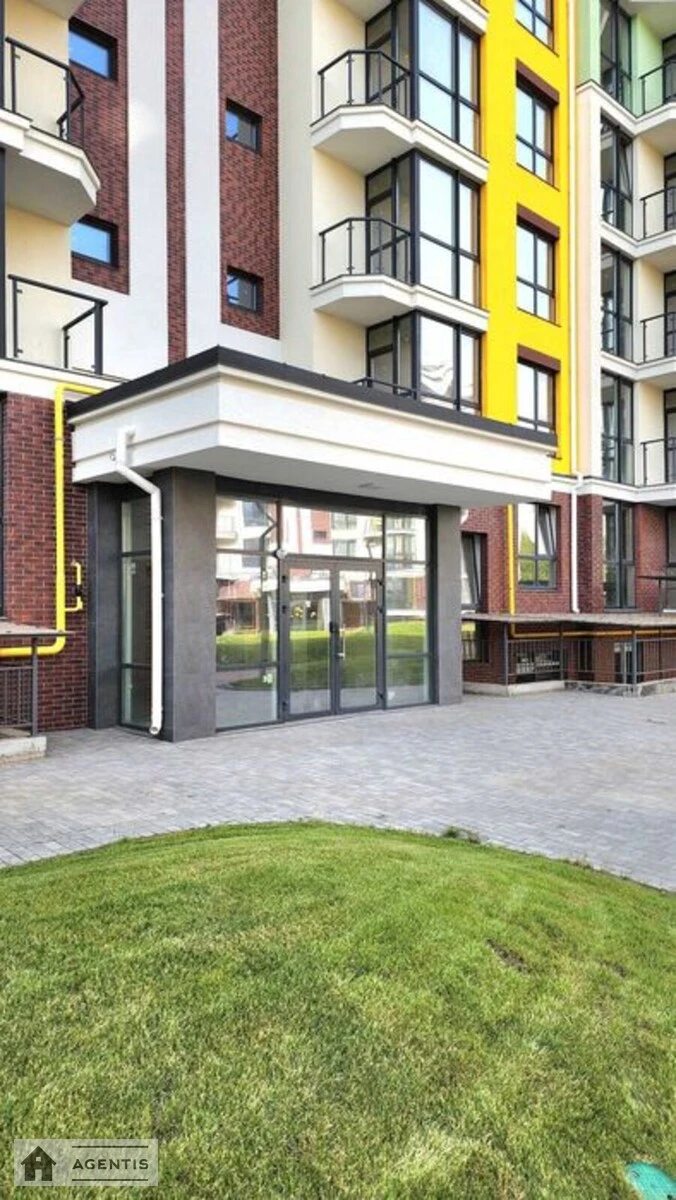 Сдам квартиру 1 комната, 41 m², 1 эт./6 этажей. 40, Радистов 40, Киев. 