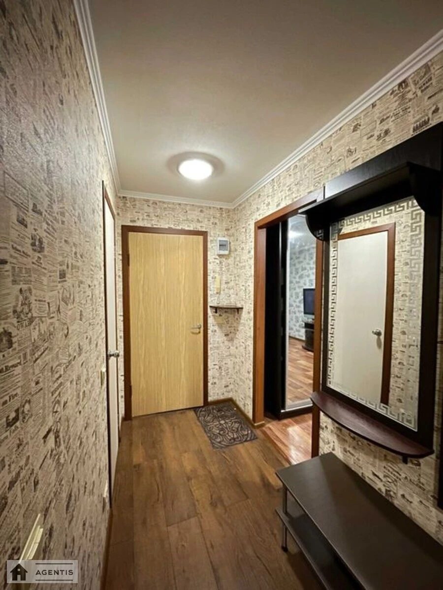 Apartment for rent 1 room, 32 m², 7th fl./9 floors. 1, Dmytra Lutsenka vul., Kyiv. 