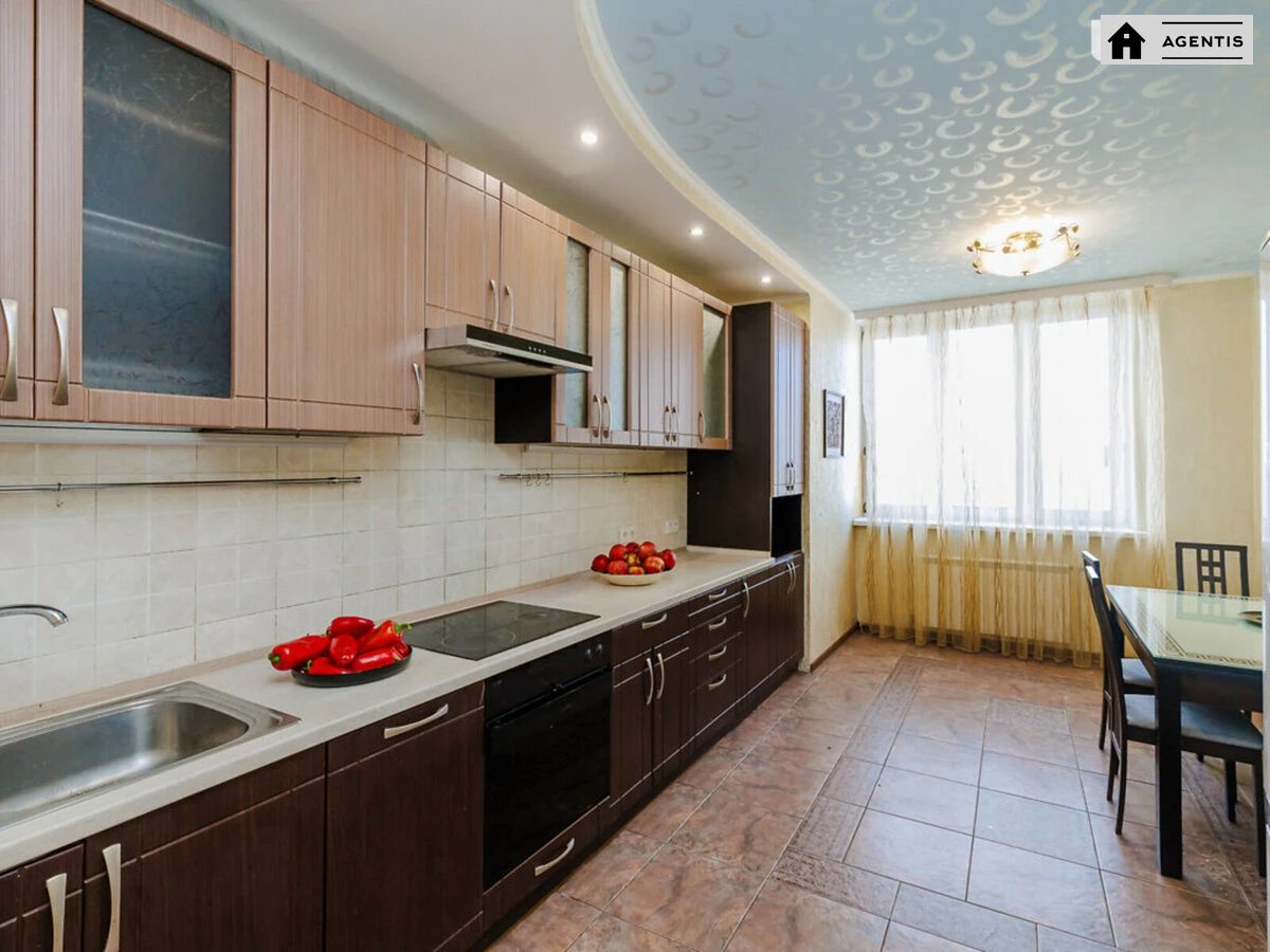 Apartment for rent 3 rooms, 115 m², 26th fl./36 floors. 1, Sribnokilska 1, Kyiv. 