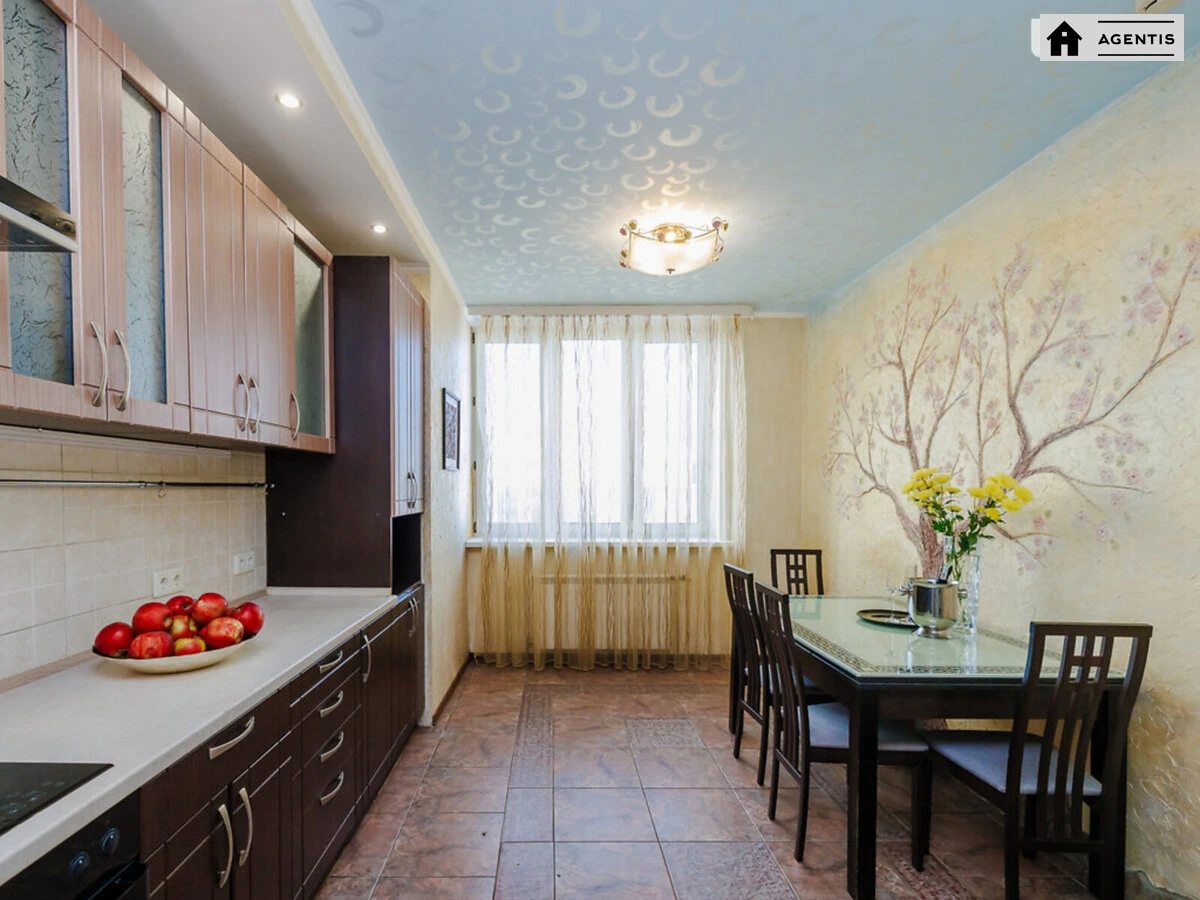 Apartment for rent 3 rooms, 115 m², 26th fl./36 floors. 1, Sribnokilska 1, Kyiv. 