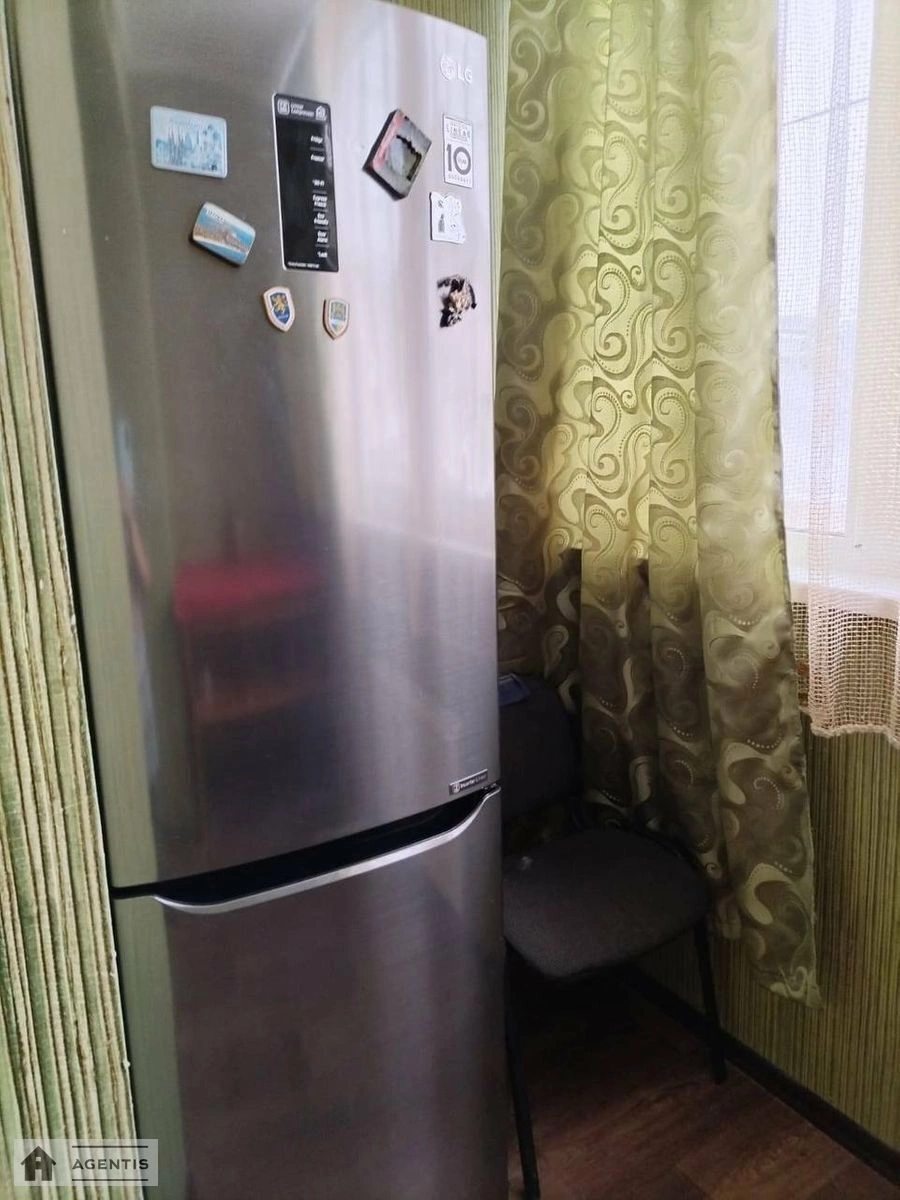 Apartment for rent 1 room, 38 m², 6th fl./9 floors. 10, Obolonskiy 10, Kyiv. 