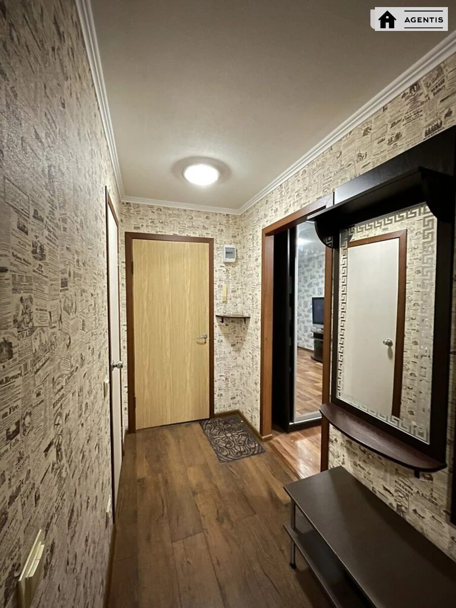 Apartment for rent 1 room, 32 m², 7th fl./9 floors. 1, Dmytra Lutsenka vul., Kyiv. 