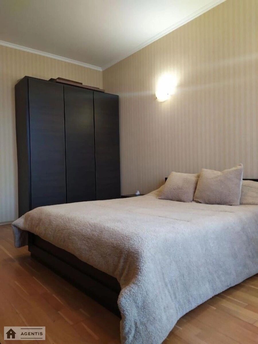 Apartment for rent 2 rooms, 70 m², 9th fl./9 floors. Zhylyanska, Kyiv. 