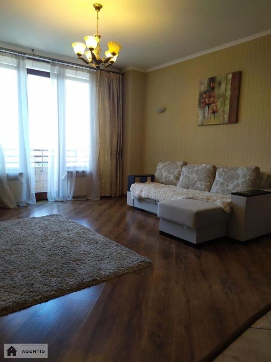 Сдам квартиру 2 комнаты, 70 m², 9 эт./9 этажей. Жилянская, Киев. 