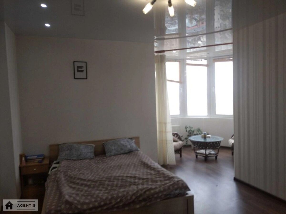 Apartment for rent 2 rooms, 92 m², 34th fl./36 floors. Kharkivske, Kyiv. 