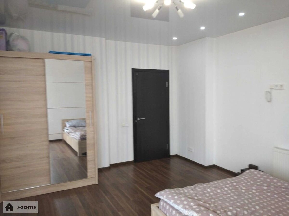 Сдам квартиру 2 комнаты, 92 m², 34 эт./36 этажей. Харьковское, Киев. 