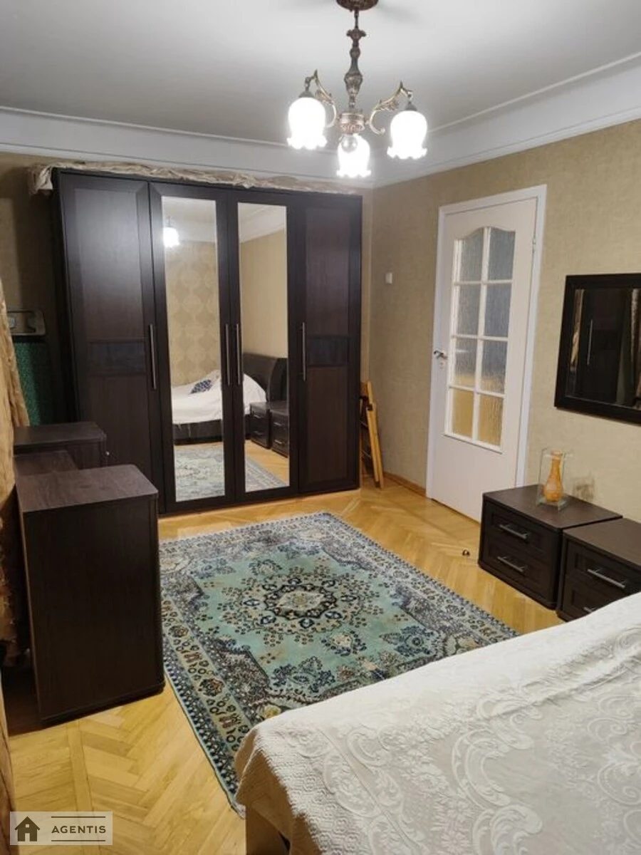 Сдам квартиру 3 комнаты, 60 m², 6 эт./9 этажей. 5, Политехническая 5, Киев. 