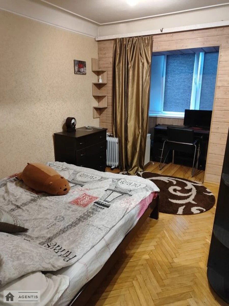 Сдам квартиру 3 комнаты, 60 m², 6 эт./9 этажей. 5, Политехническая 5, Киев. 