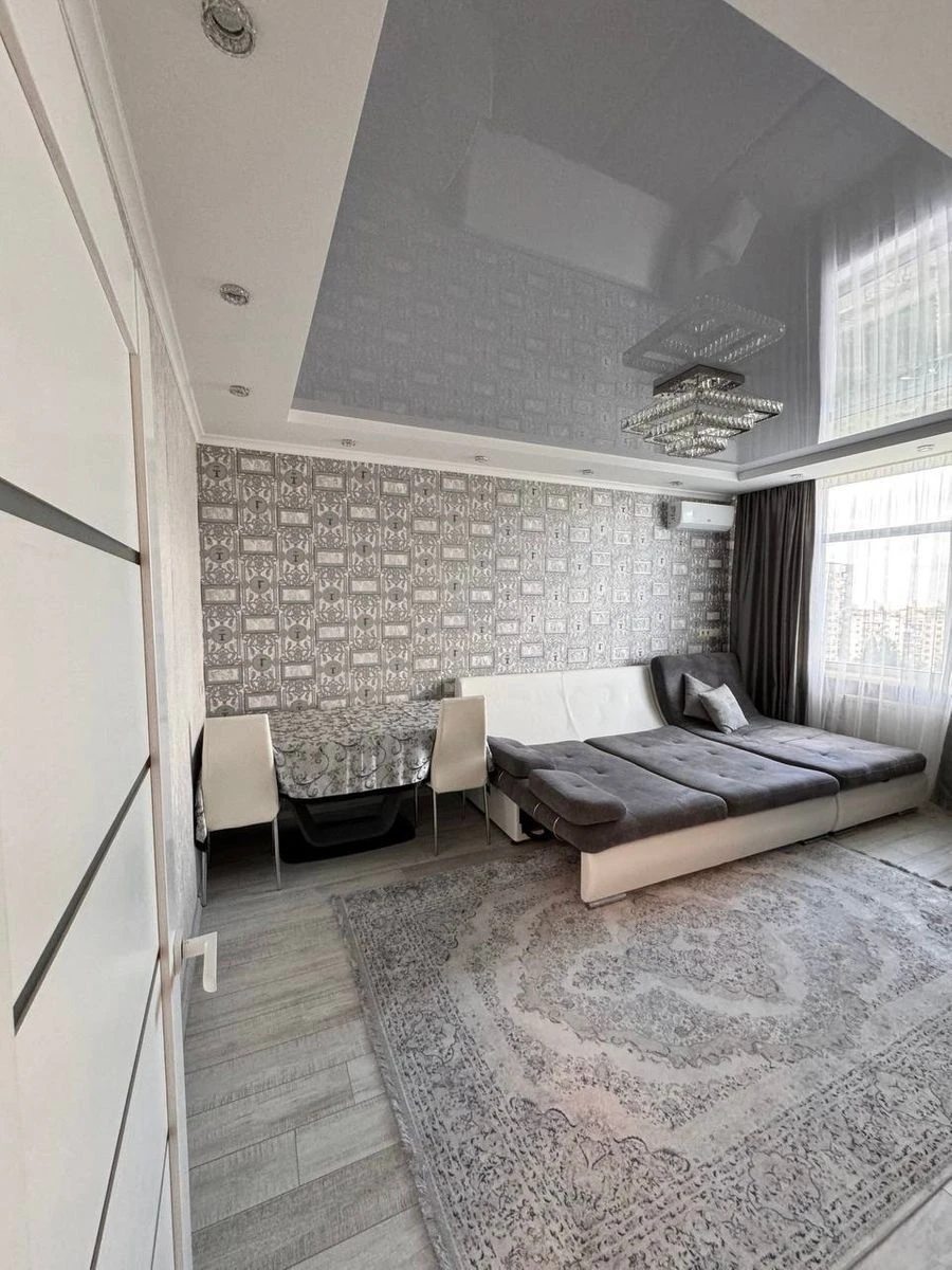 Сдам квартиру 2 комнаты, 69 m², 11 эт./16 этажей. 45, Правды 45, Киев. 