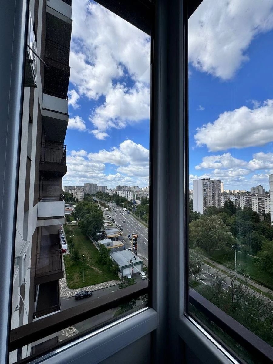 Сдам квартиру 2 комнаты, 69 m², 11 эт./16 этажей. 45, Правды 45, Киев. 