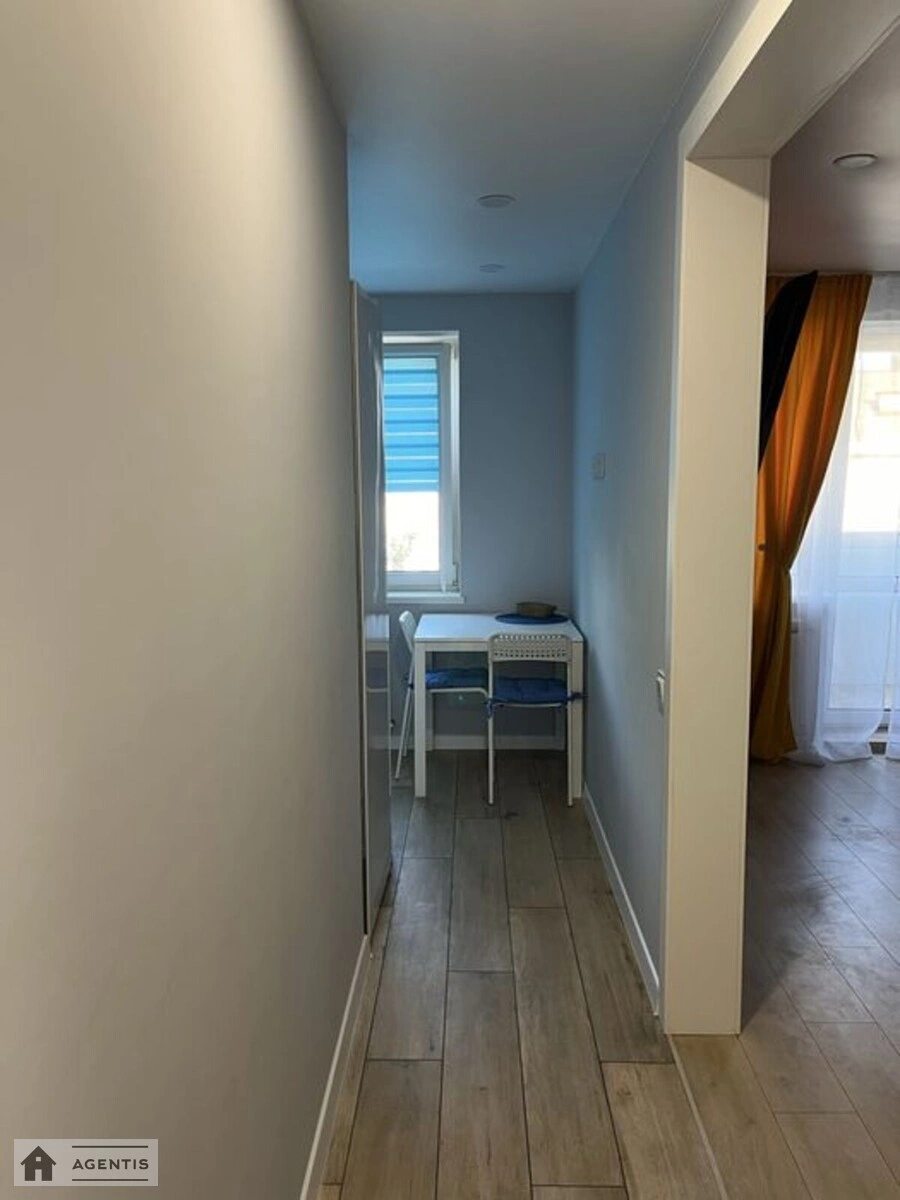 Сдам квартиру 2 комнаты, 45 m², 5 эт./5 этажей. 14, Михайла Донця вул., Киев. 