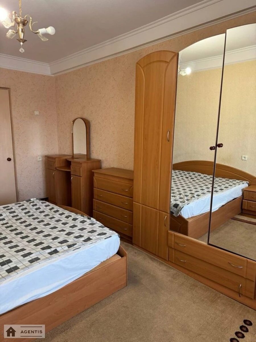 Apartment for rent 3 rooms, 58 m², 8th fl./9 floors. Desnyanskyy rayon, Kyiv. 