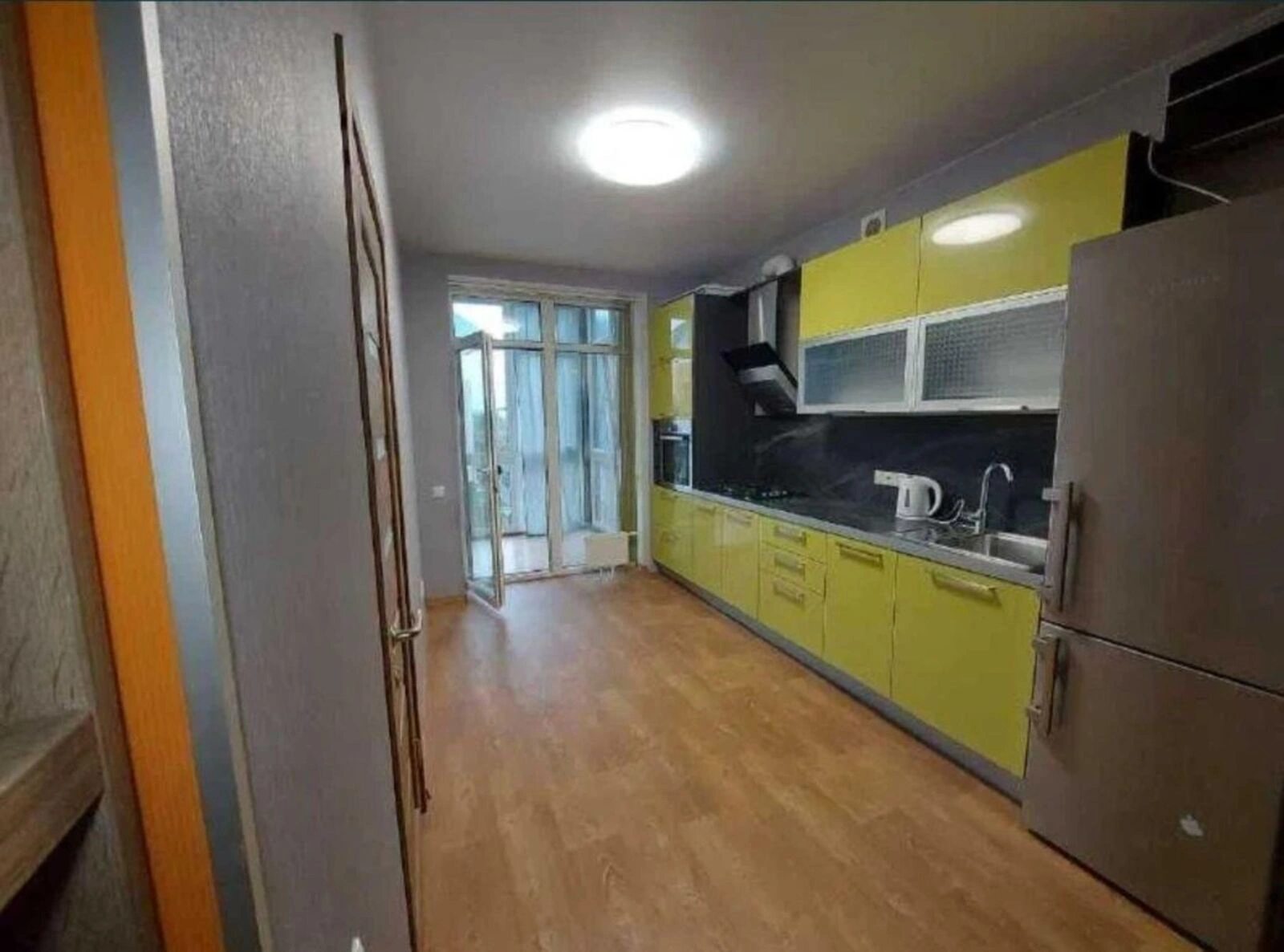 Сдам квартиру 2 комнаты, 55 m², 4 эт./5 этажей. 106, Замковецкая 106, Киев. 