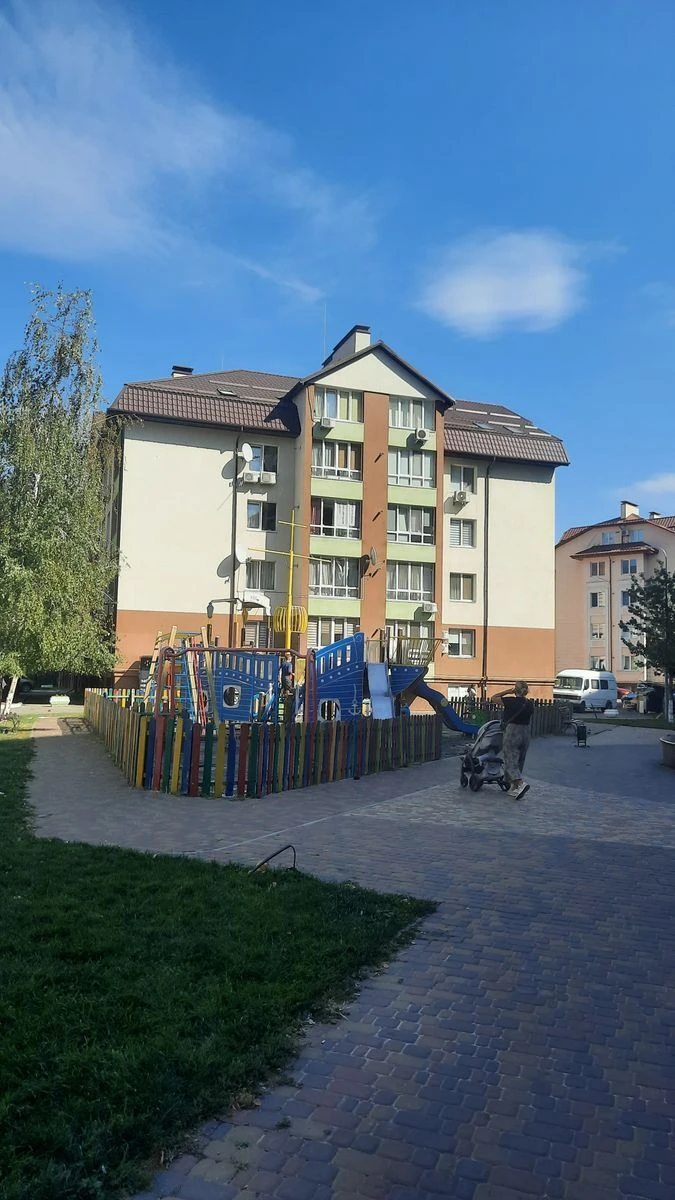 Сдам квартиру 1 комната, 39 m², 3 эт./5 этажей. Петропавловская  Борщаговка. 