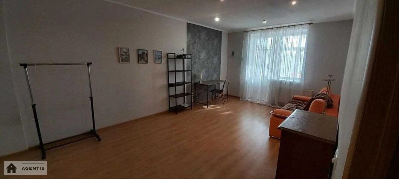 Apartment for rent 1 room, 61 m², 5th fl./25 floors. Solomyanskyy rayon, Kyiv. 