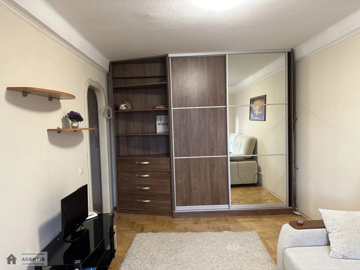 Apartment for rent 1 room, 37 m², 2nd fl./6 floors. 10, Degtyarivska 10, Kyiv. 