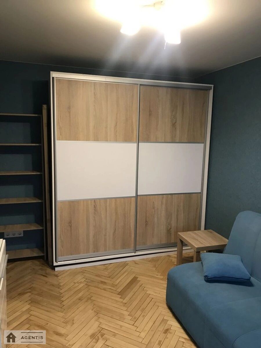 Сдам квартиру 1 комната, 30 m², 6 эт./9 этажей. 64, Правды 64, Киев. 