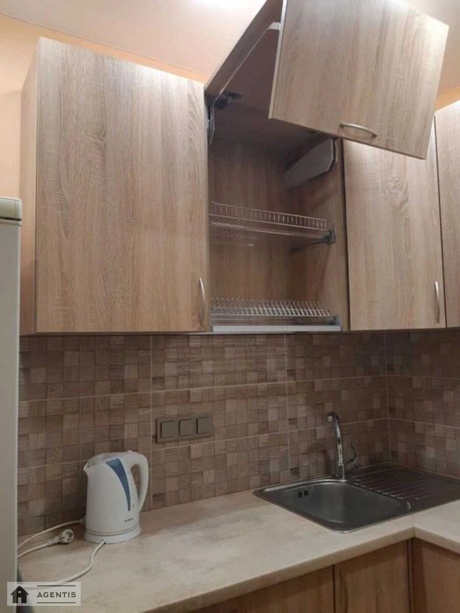 Здам квартиру 1 кімната, 32 m², 4 пов./9 поверхів. Голосіївський район, Київ. 