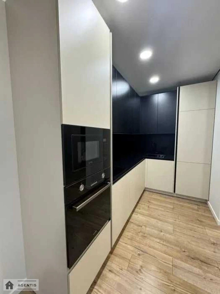 Сдам квартиру 3 комнаты, 65 m², 21 эт./25 этажей. 10, Віктора Некрасова вул. (Північно-Сирецька), Киев. 