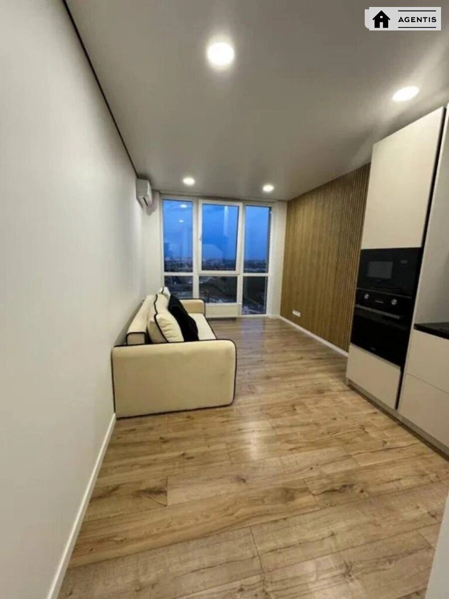 Сдам квартиру 3 комнаты, 65 m², 21 эт./26 этажей. 10, Віктора Некрасова вул. (Північно-Сирецька), Киев. 