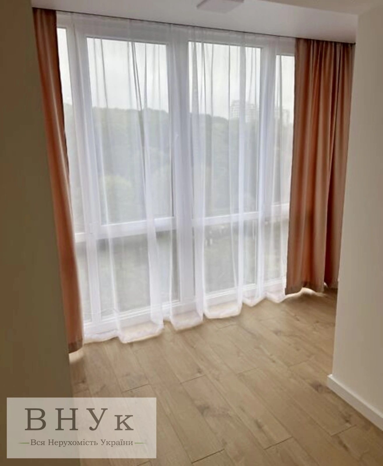 Apartments for sale 2 rooms, 79 m², 4th fl./10 floors. Lvivska vul., Ternopil. 