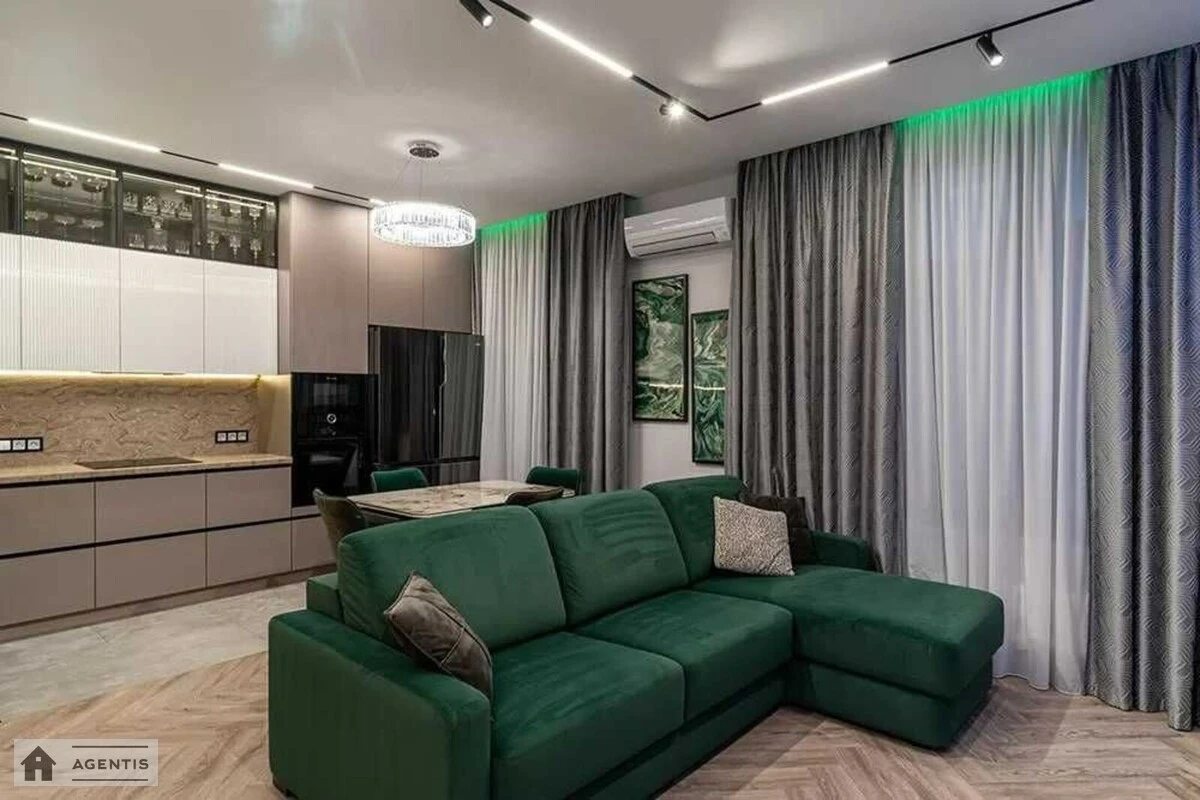 Сдам квартиру 2 комнаты, 71 m², 16 эт./23 этажа. Демиевская, Киев. 