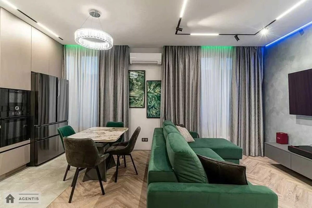 Сдам квартиру 2 комнаты, 71 m², 16 эт./23 этажа. Демиевская, Киев. 