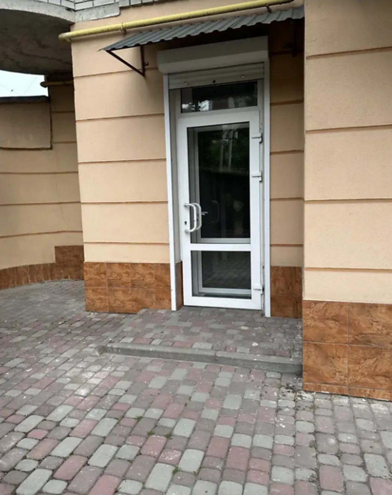 Real estate for sale for commercial purposes 70 m², 1st fl./9 floors. Канада, Ternopil. 