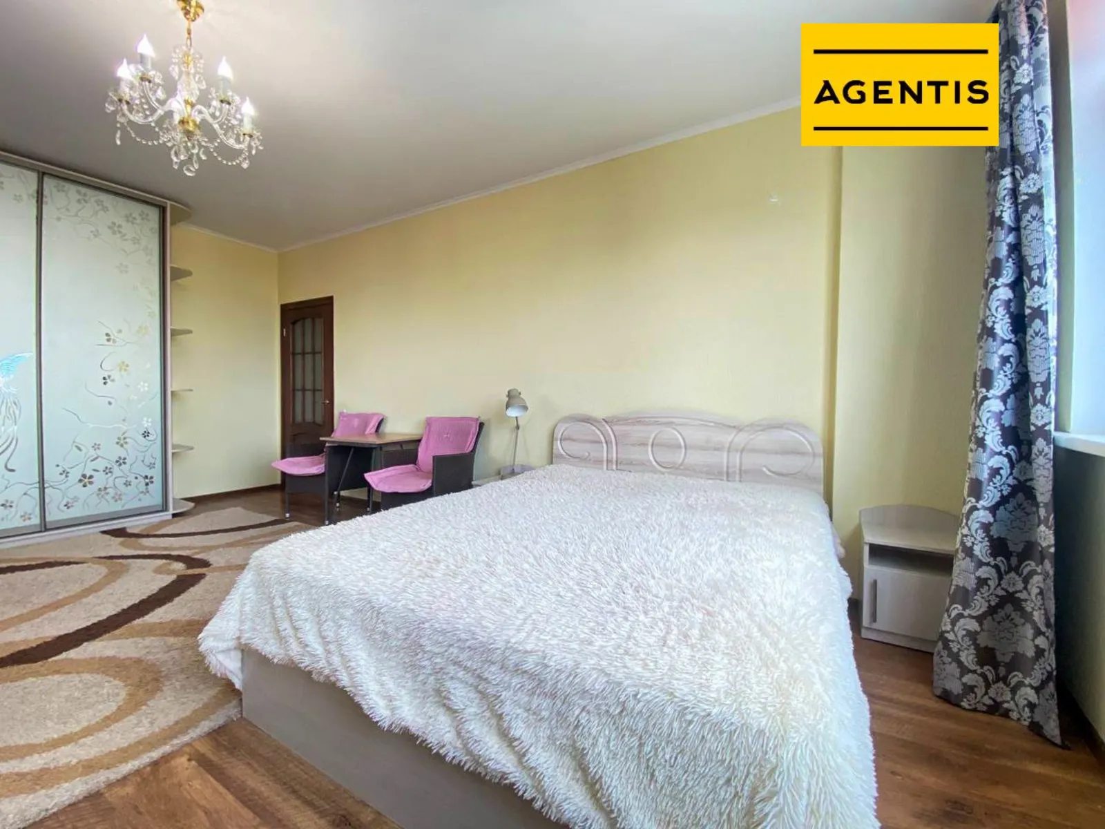 Apartment for rent 1 room, 60 m², 12th fl./25 floors. 14, Voskresenska 14, Kyiv. 