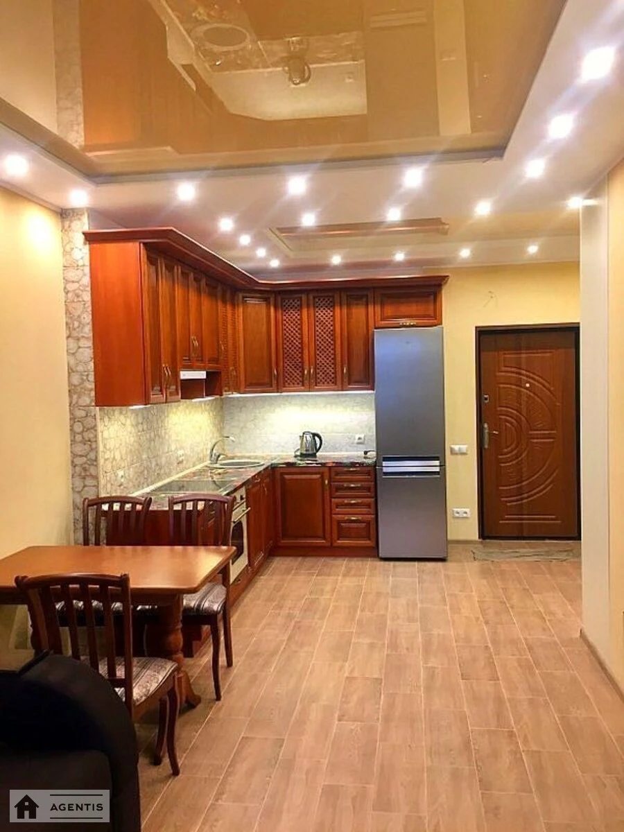 Сдам квартиру 1 комната, 50 m², 10 эт./25 этажей. Завальная, Киев. 