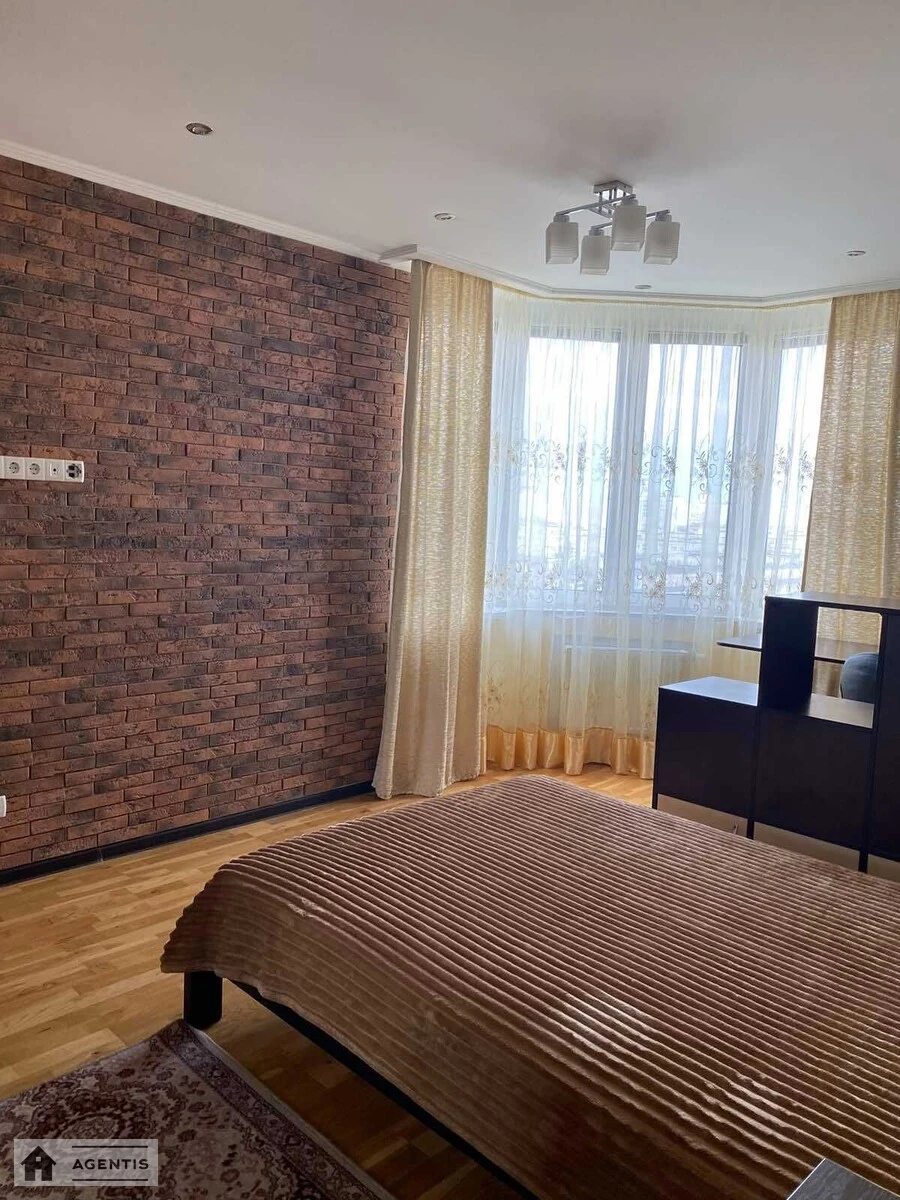 Сдам квартиру 4 комнаты, 124 m², 12 эт./24 этажа. 4, Героїв полку Азов вул., Киев. 