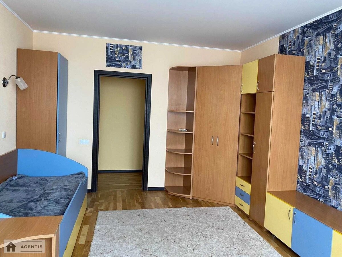 Сдам квартиру 4 комнаты, 124 m², 12 эт./24 этажа. 4, Героїв полку Азов вул., Киев. 