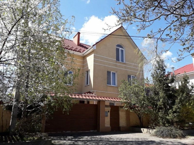 Продажа дома. 4 rooms, 360 m², 3 floors. 10 линия, Одесса. 