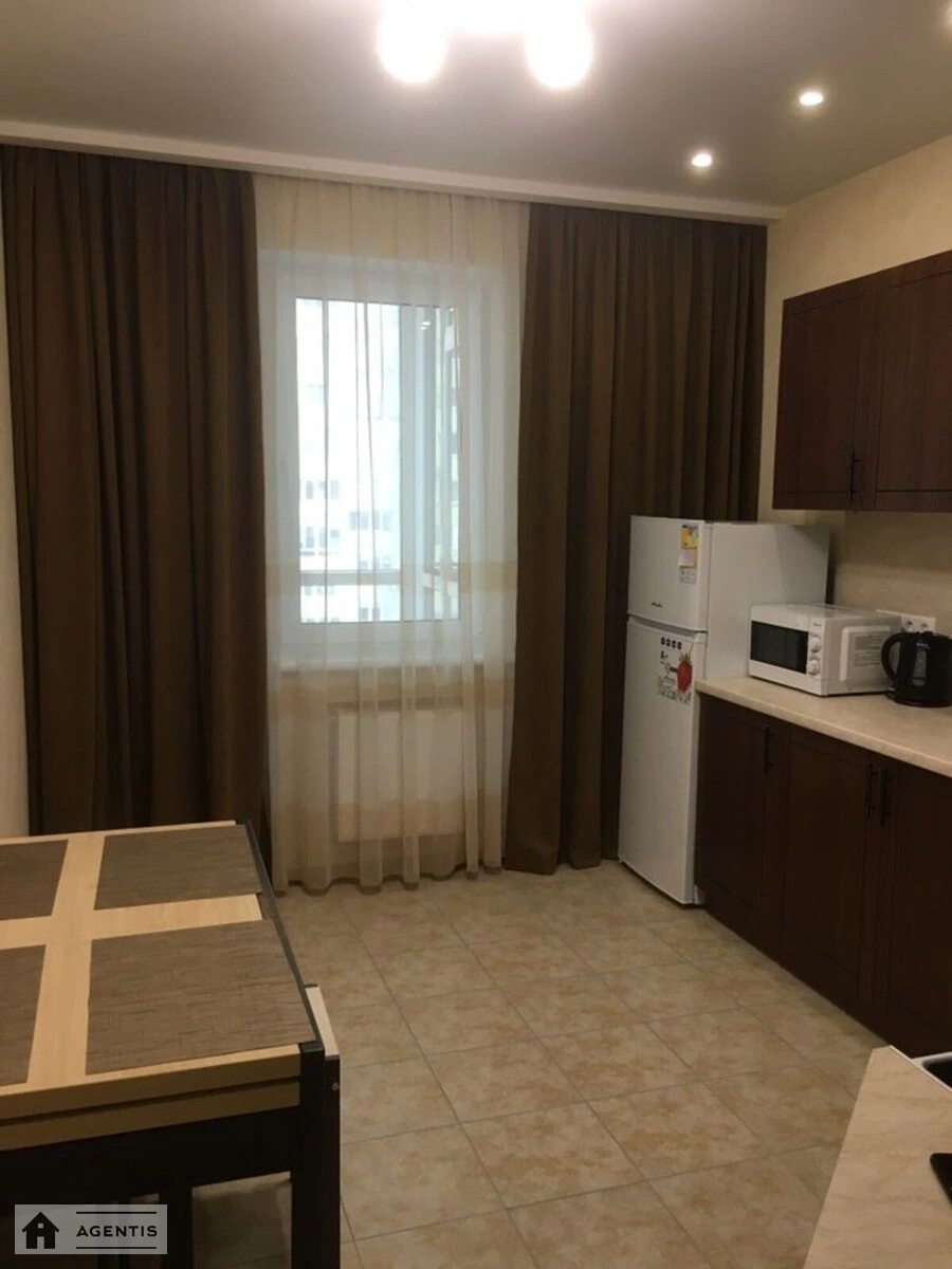 Сдам квартиру 1 комната, 44 m², 6 эт./24 этажа. 2, Михайла Донця вул., Киев. 