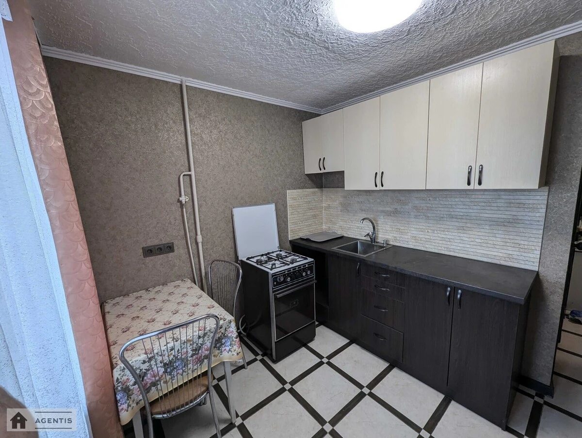 Здам квартиру 1 кімната, 35 m², 10 пов./16 поверхів. 12, Братиславська 12, Київ. 