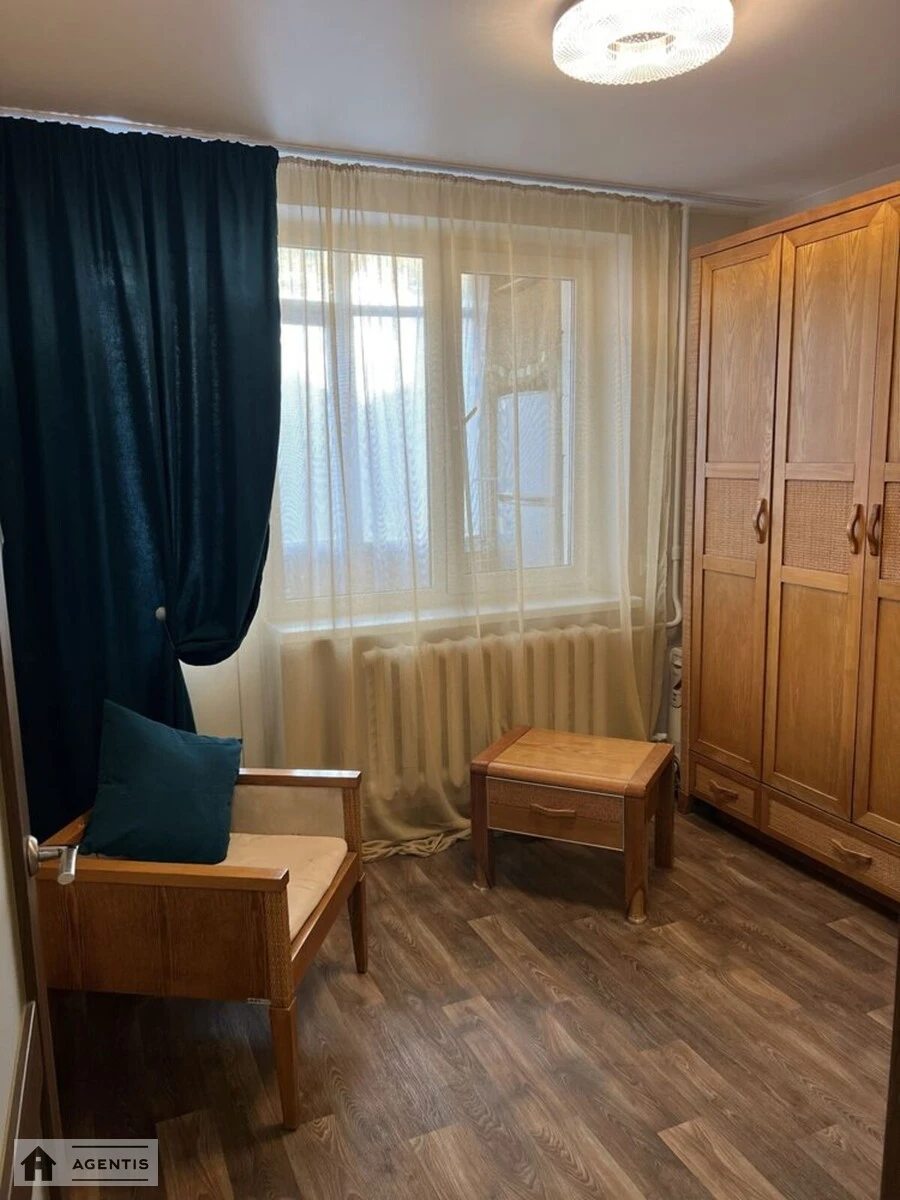 Apartment for rent 1 room, 30 m², 6th fl./9 floors. 24, Vadyma Hetmana vul., Kyiv. 