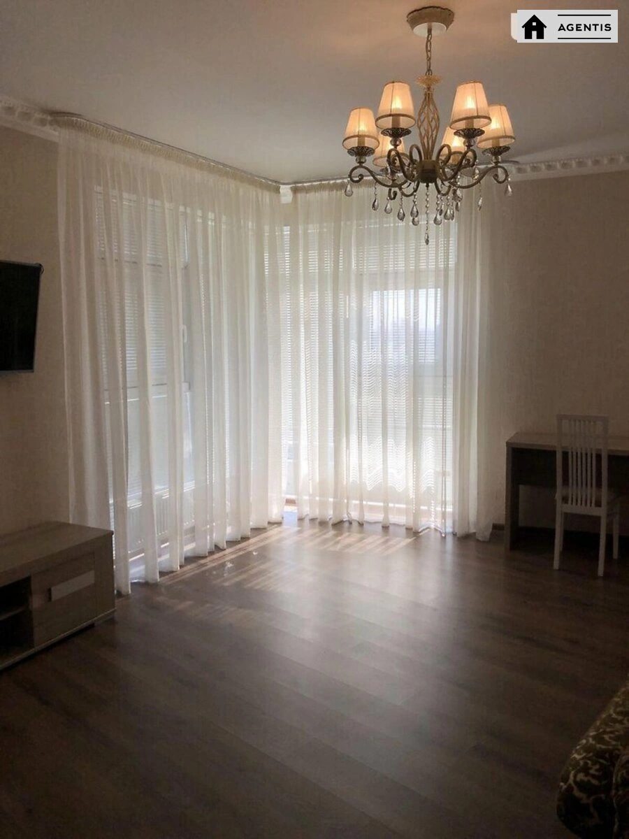 Сдам квартиру 2 комнаты, 80 m², 17 эт./26 этажей. 36, Белорусская 36, Киев. 