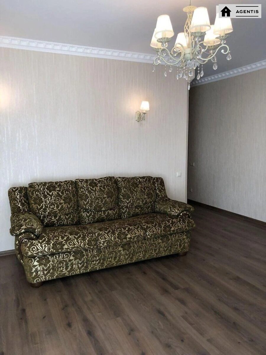 Сдам квартиру 2 комнаты, 80 m², 17 эт./26 этажей. 36, Белорусская 36, Киев. 