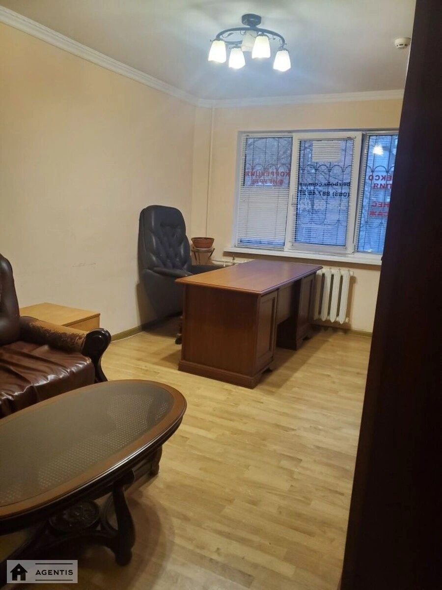 Apartment for rent 2 rooms, 45 m², 1st fl./9 floors. Lesi Ukrayinky, Kyiv. 