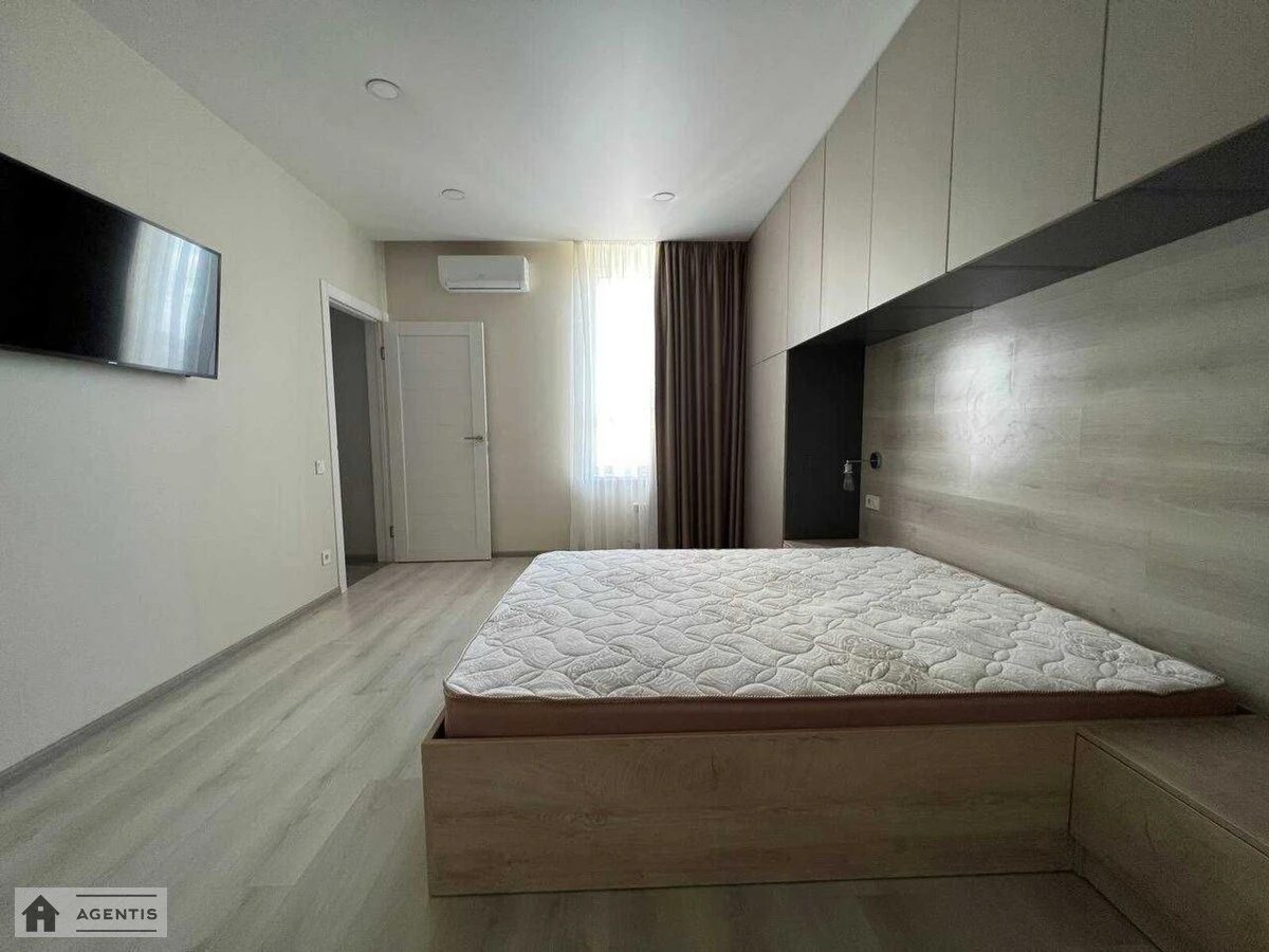 Сдам квартиру 1 комната, 40 m², 24 эт./25 этажей. Драгоманова, Киев. 