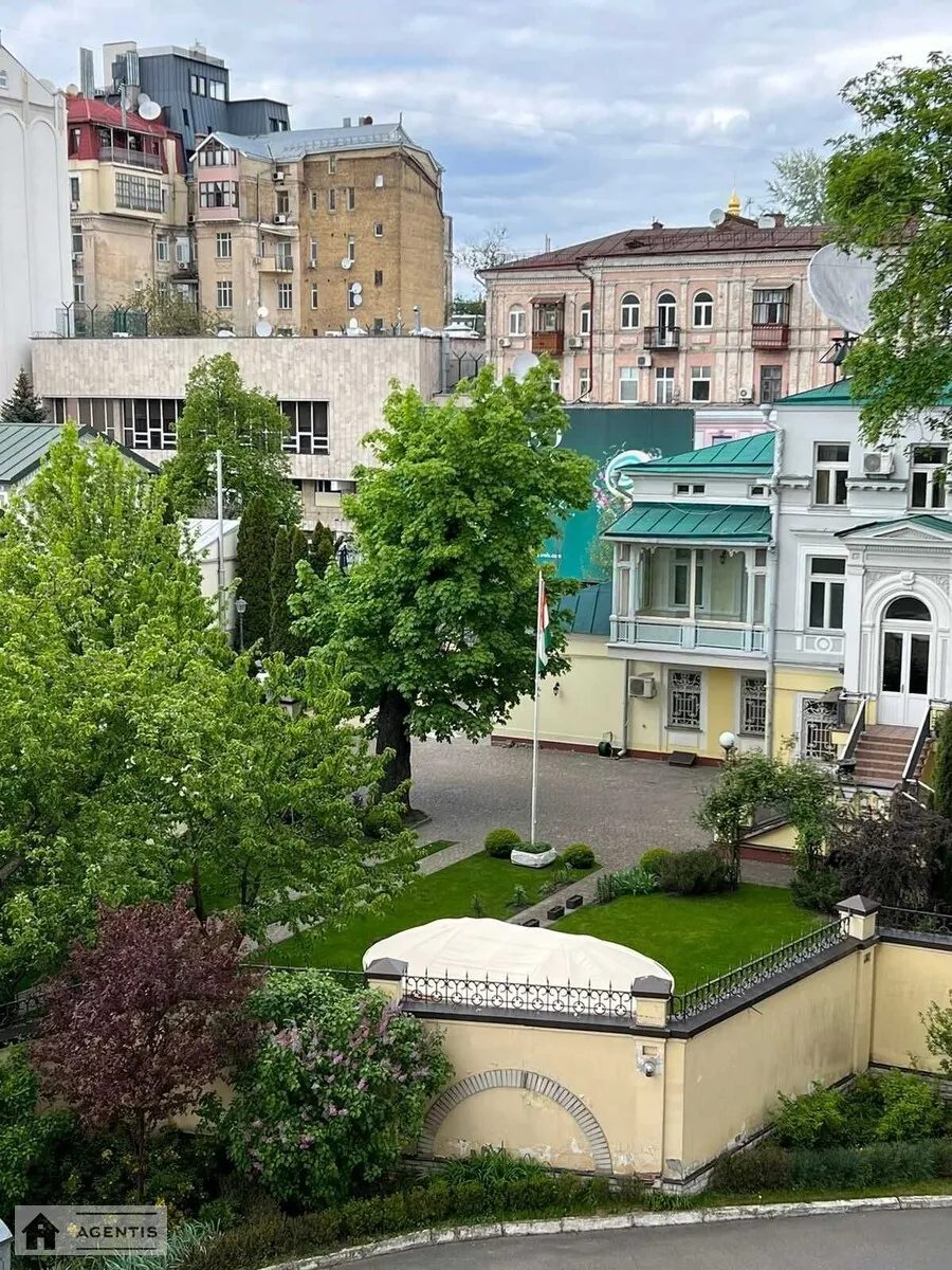 Apartment for rent 3 rooms, 122 m², 4th fl./8 floors. 2, Lysenka 2, Kyiv. 