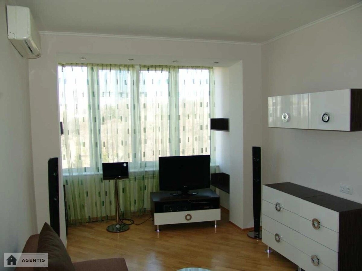 Apartment for rent 2 rooms, 67 m², 6th fl./9 floors. 33, Hetmana Pavla Skoropadskoho vul. Lva Tolstoho, Kyiv. 